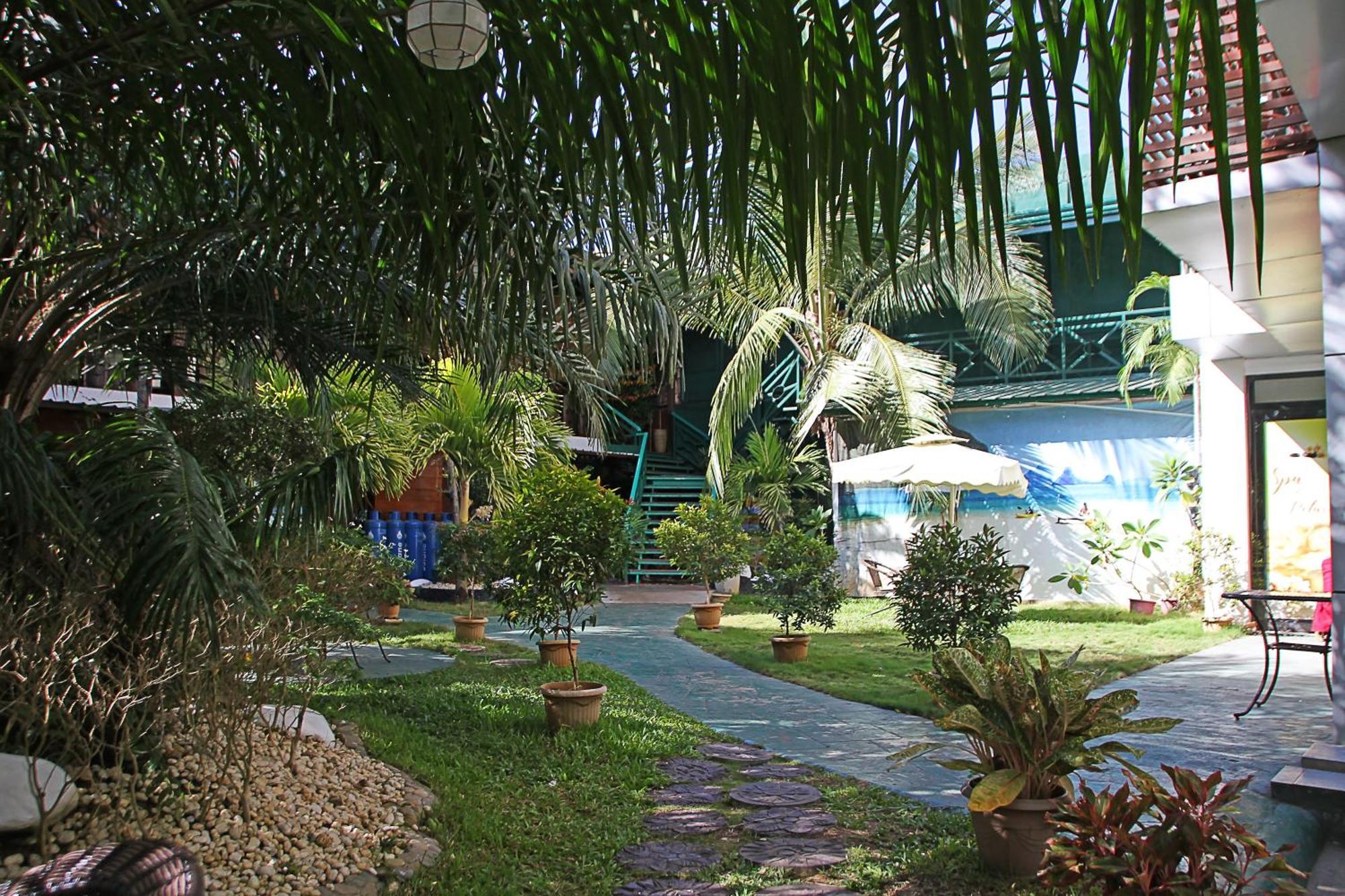 Palawan Uno Hotel Puerto Princesa Exterior foto